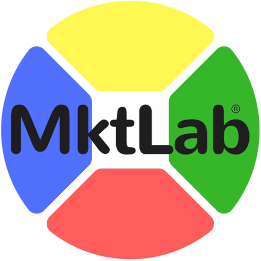 Logotipo da MarketingLab com quatro pétalas coloridas (amarelo, azul, verde e vermelho) e o texto ‘MktLab’ no centro, contra um fundo branco.